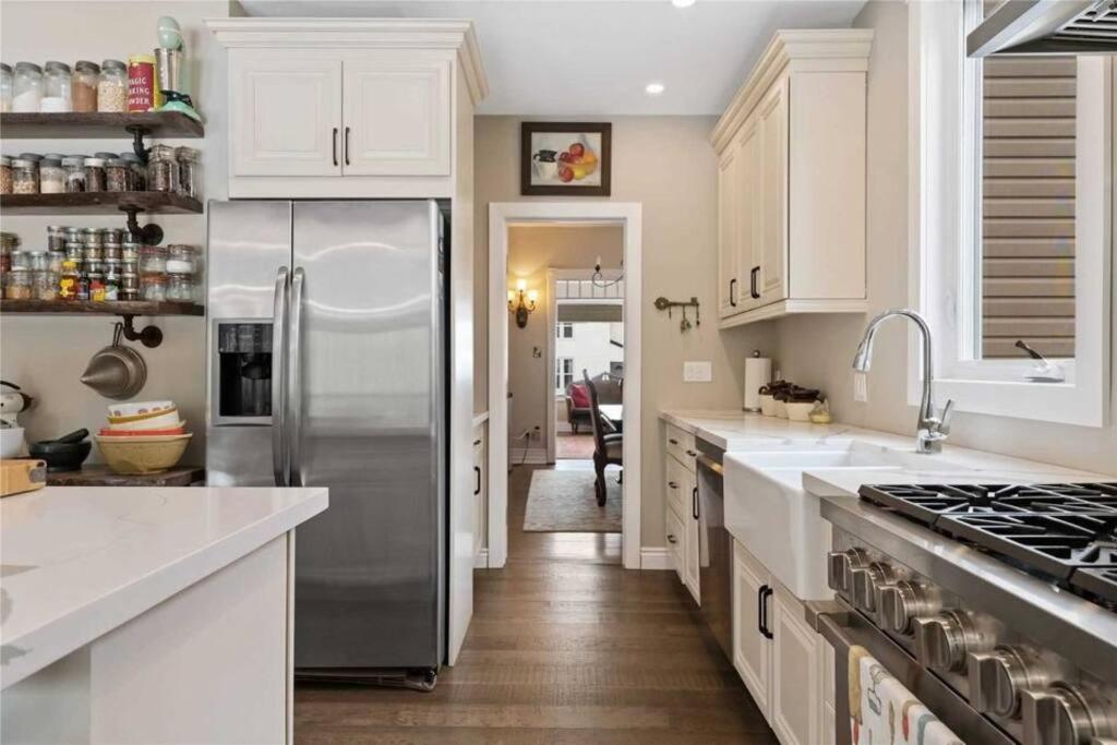 Perfection Near The River - 4 Bedroom Villa Complimentary Breakfast Delivered Daily To The Rental Niagara Falls Exterior foto
