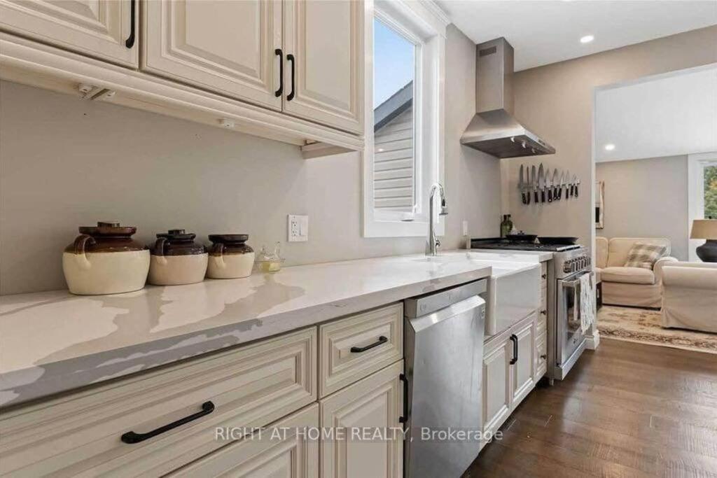 Perfection Near The River - 4 Bedroom Villa Complimentary Breakfast Delivered Daily To The Rental Niagara Falls Exterior foto