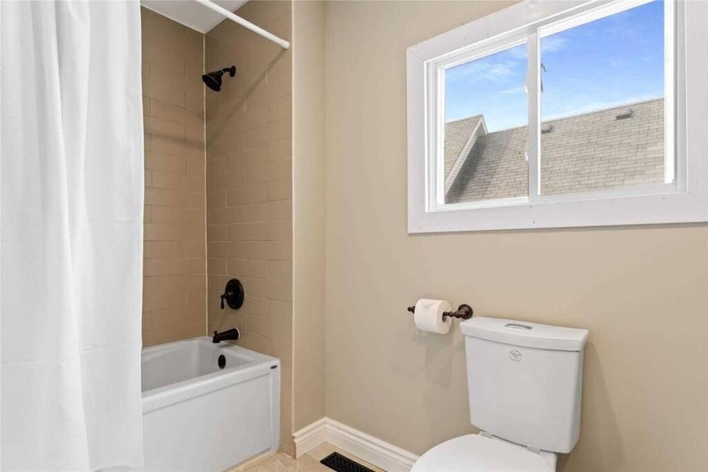 Perfection Near The River - 4 Bedroom Villa Complimentary Breakfast Delivered Daily To The Rental Niagara Falls Exterior foto