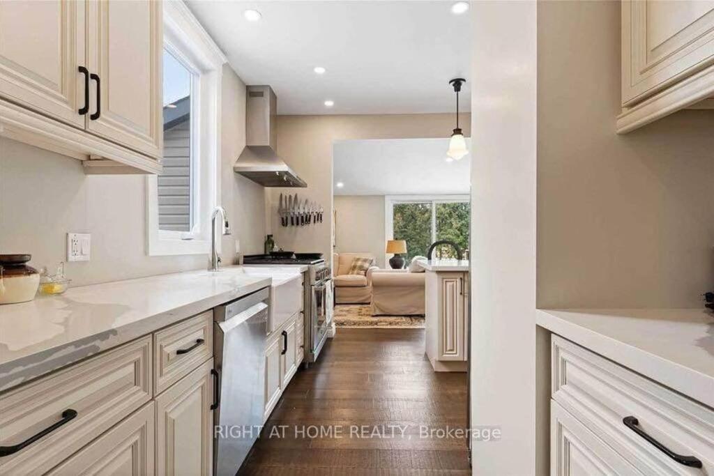 Perfection Near The River - 4 Bedroom Villa Complimentary Breakfast Delivered Daily To The Rental Niagara Falls Exterior foto