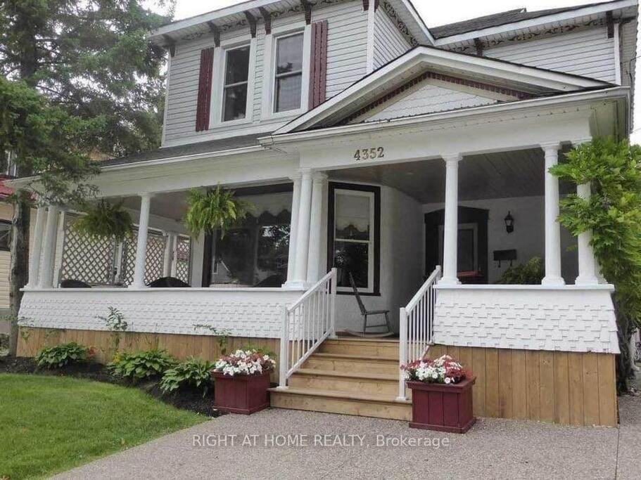 Perfection Near The River - 4 Bedroom Villa Complimentary Breakfast Delivered Daily To The Rental Niagara Falls Exterior foto
